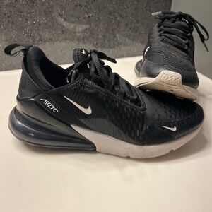 Women’s Nike AirMax 270 Size 8